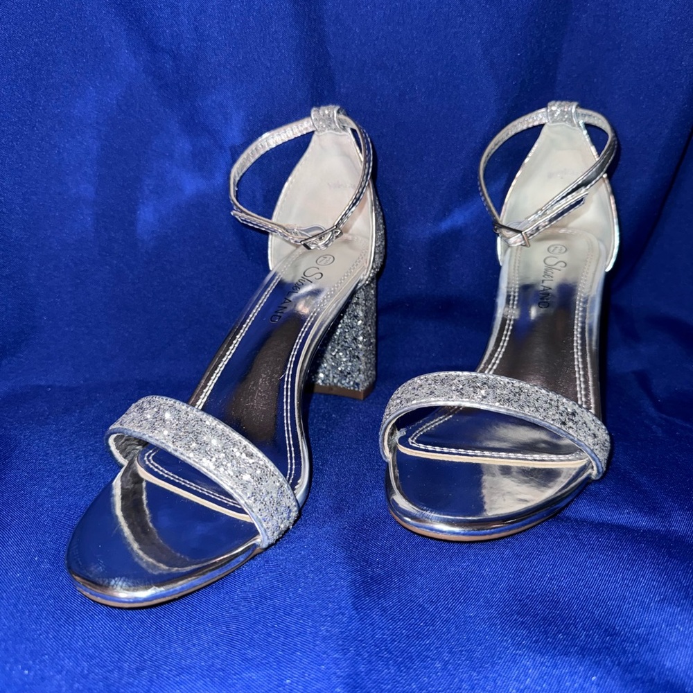 Glamorous Silver Chunky Heels with Adjustable Ankle Straps NWOT